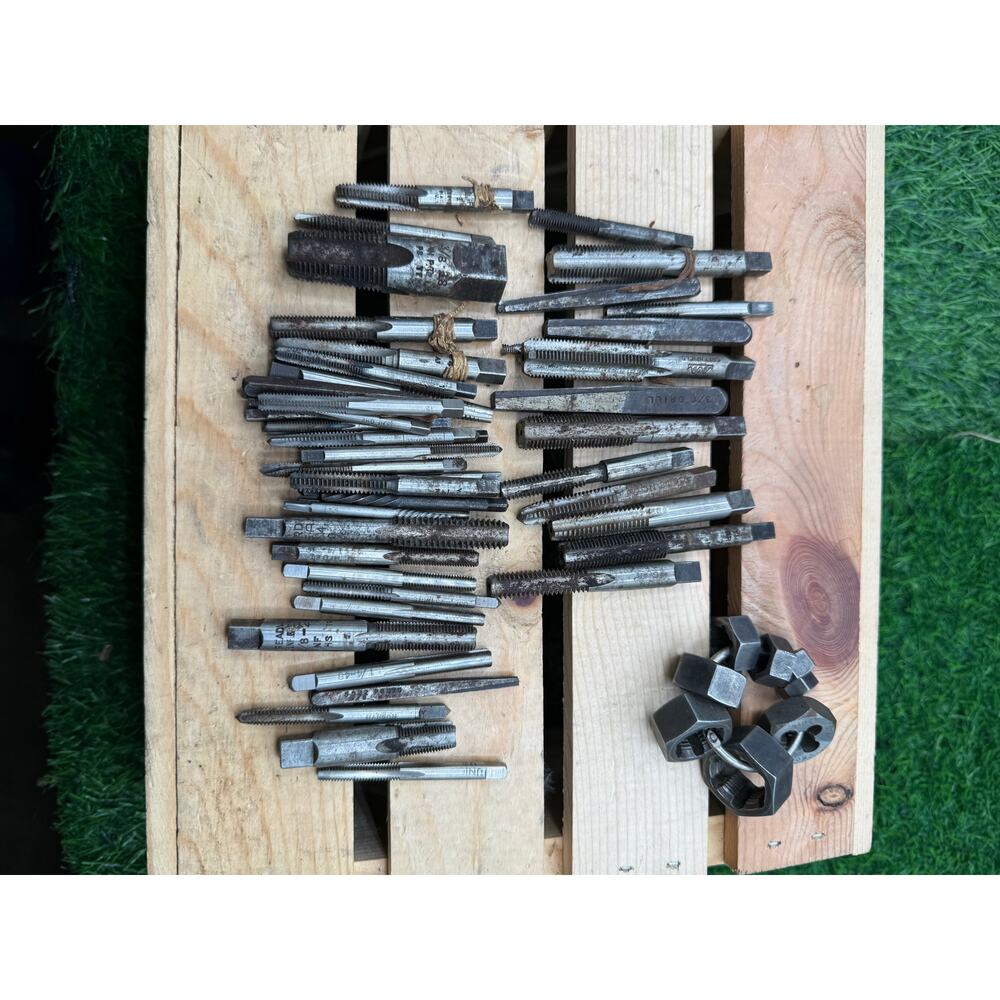 Antique Set of Hexagonal Rethreading Dies & Round Die – Thread Cutting